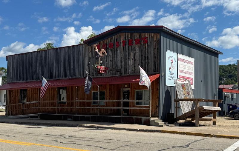 The locals in this town know how to have fun - note the sign, right in the middle of Amish country! 🤣